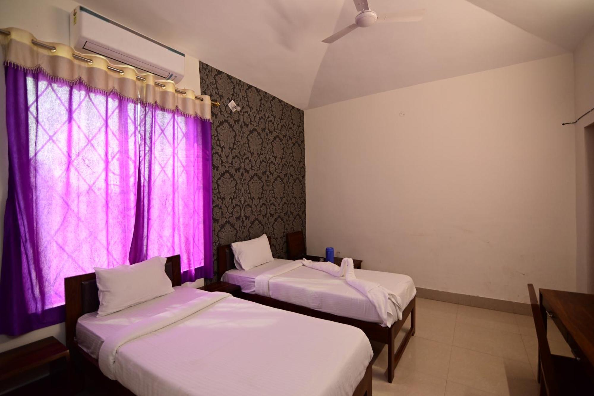 The Byke Niranjana Hotel Gaya Exterior photo